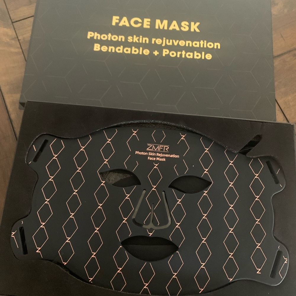 Photon and Rejuvenation Face Mask